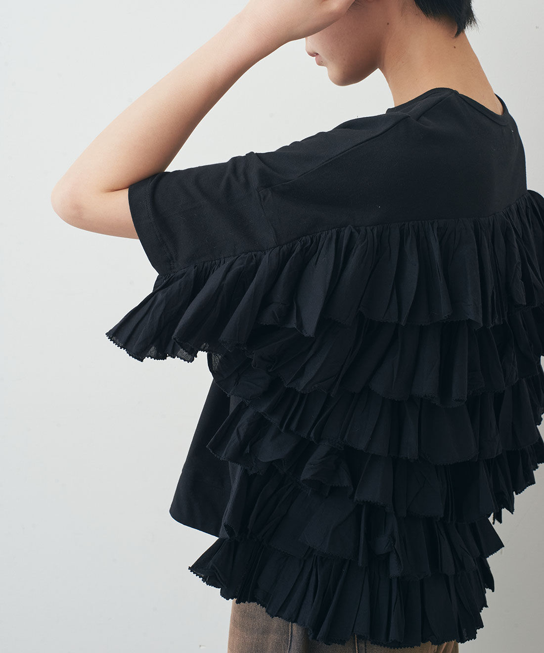 フェリシモファッションニュース|AAYUSHI バックティアードフリルデザイントップス　SFN0830【WEB LIMITED ITEMS】