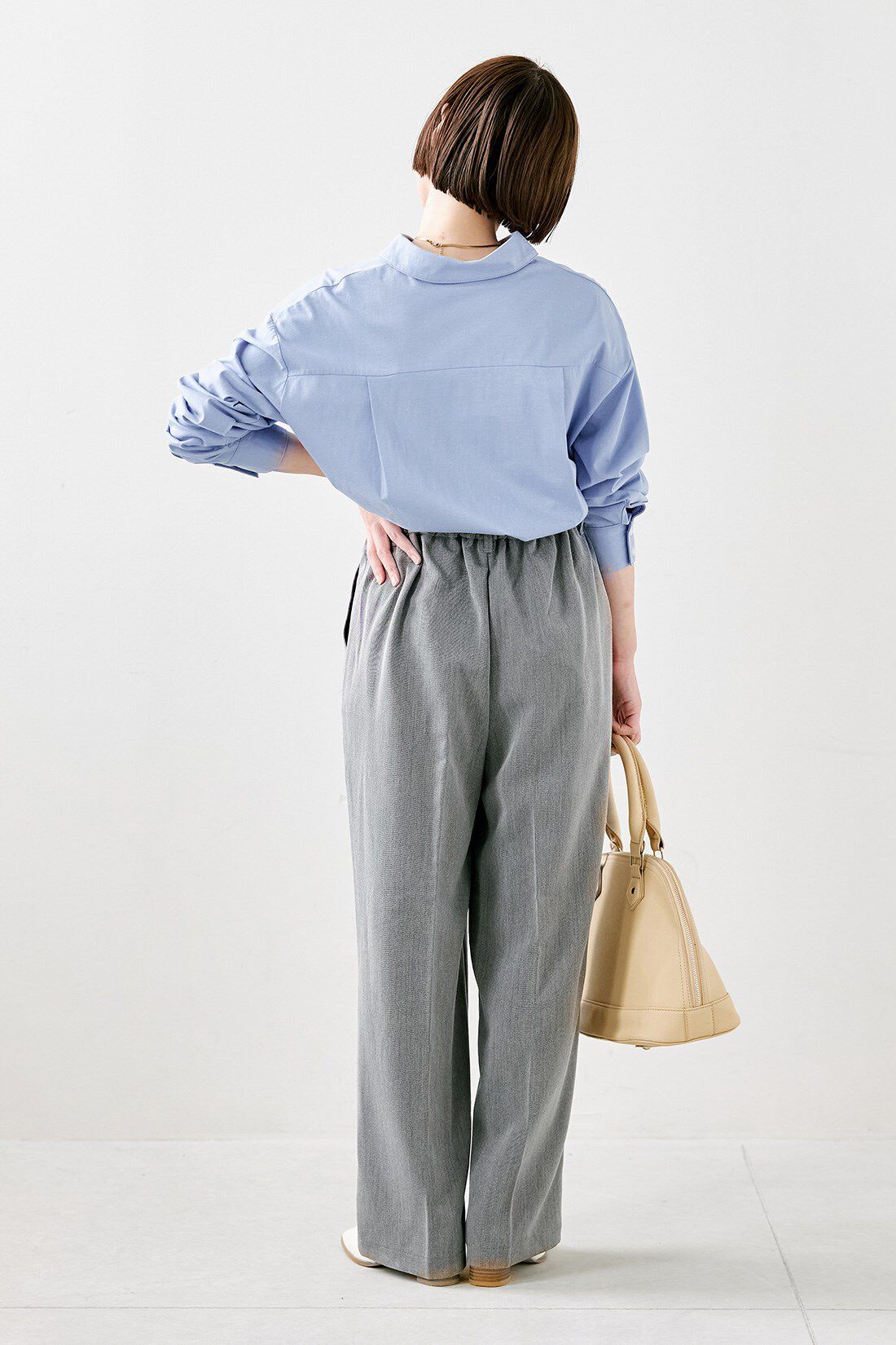 Live in  comfort|着心地らくちんな伸びるシャツ　リブインのコーディネート|【着用サイズ】パンツ：MP