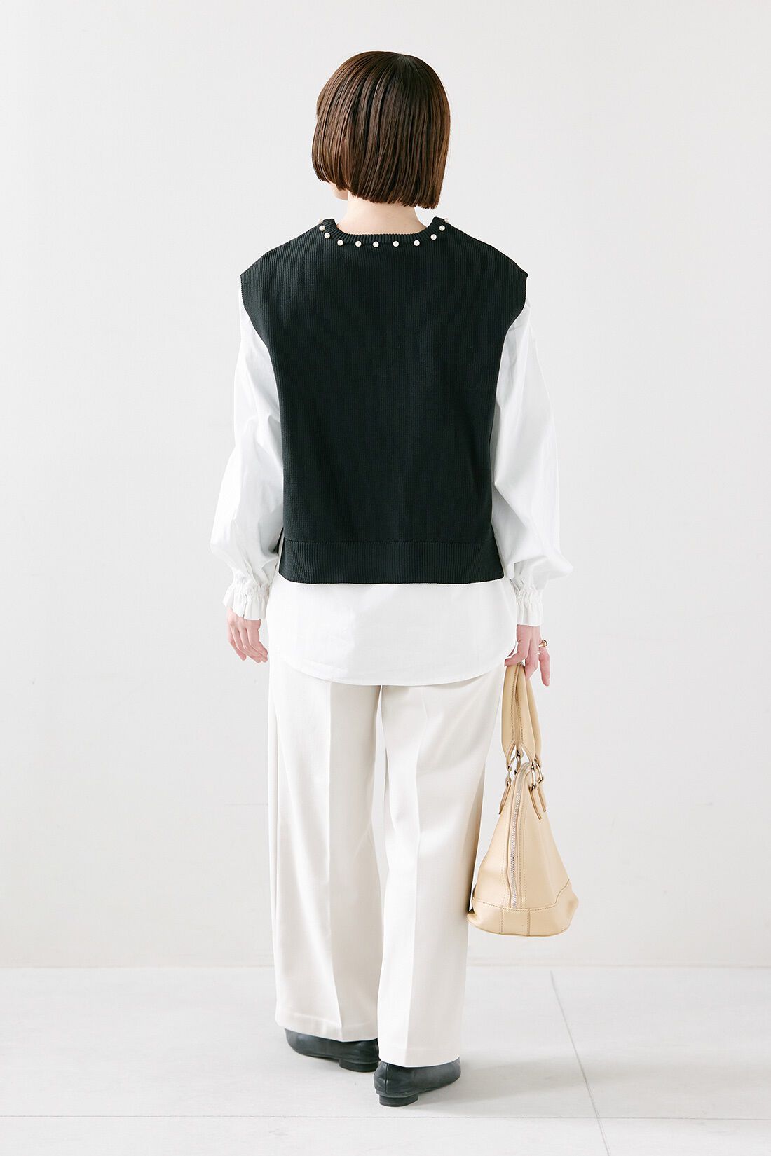 IEDIT|裏がとぅるすべ ほっと適温 きれい見え 撥水加工 UVカット パンツ〈オフホワイト〉のコーディネート|【着用サイズ】トップス：S　パンツ：SP