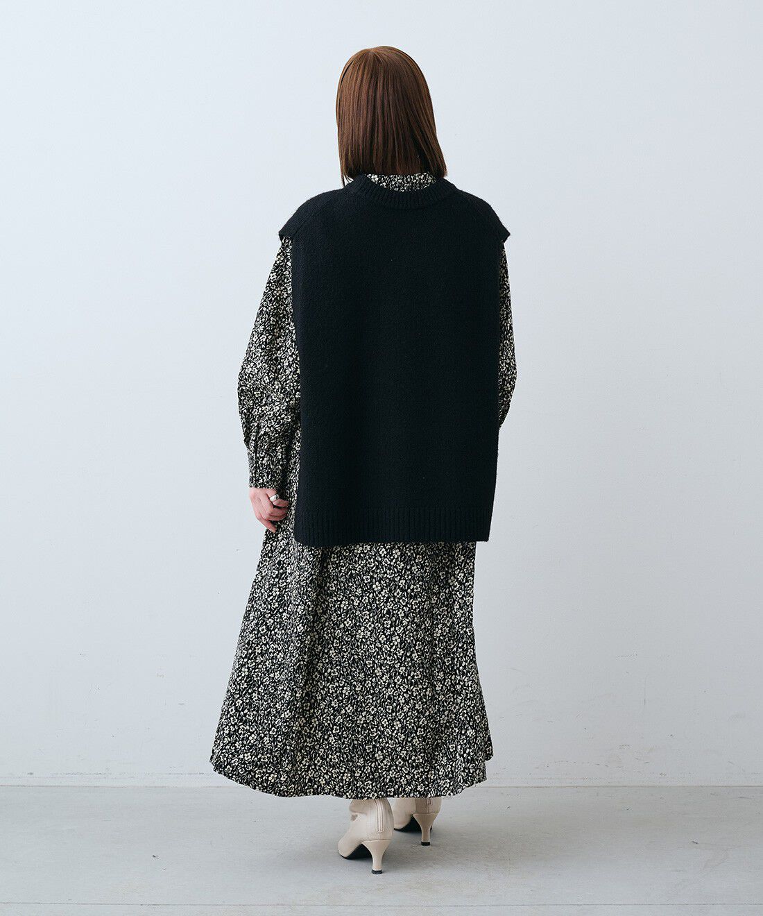 Live in  comfort|はまじとコラボ モノトーン 花柄 ワンピースのコーディネート