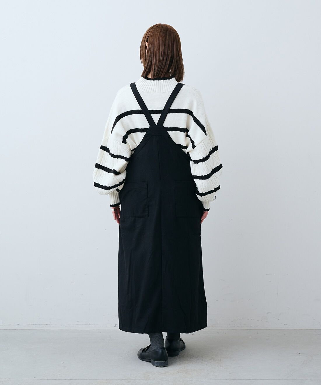 ケーブル編みボーダーの洗えるニットトップス〈ホワイト〉のコーディネート