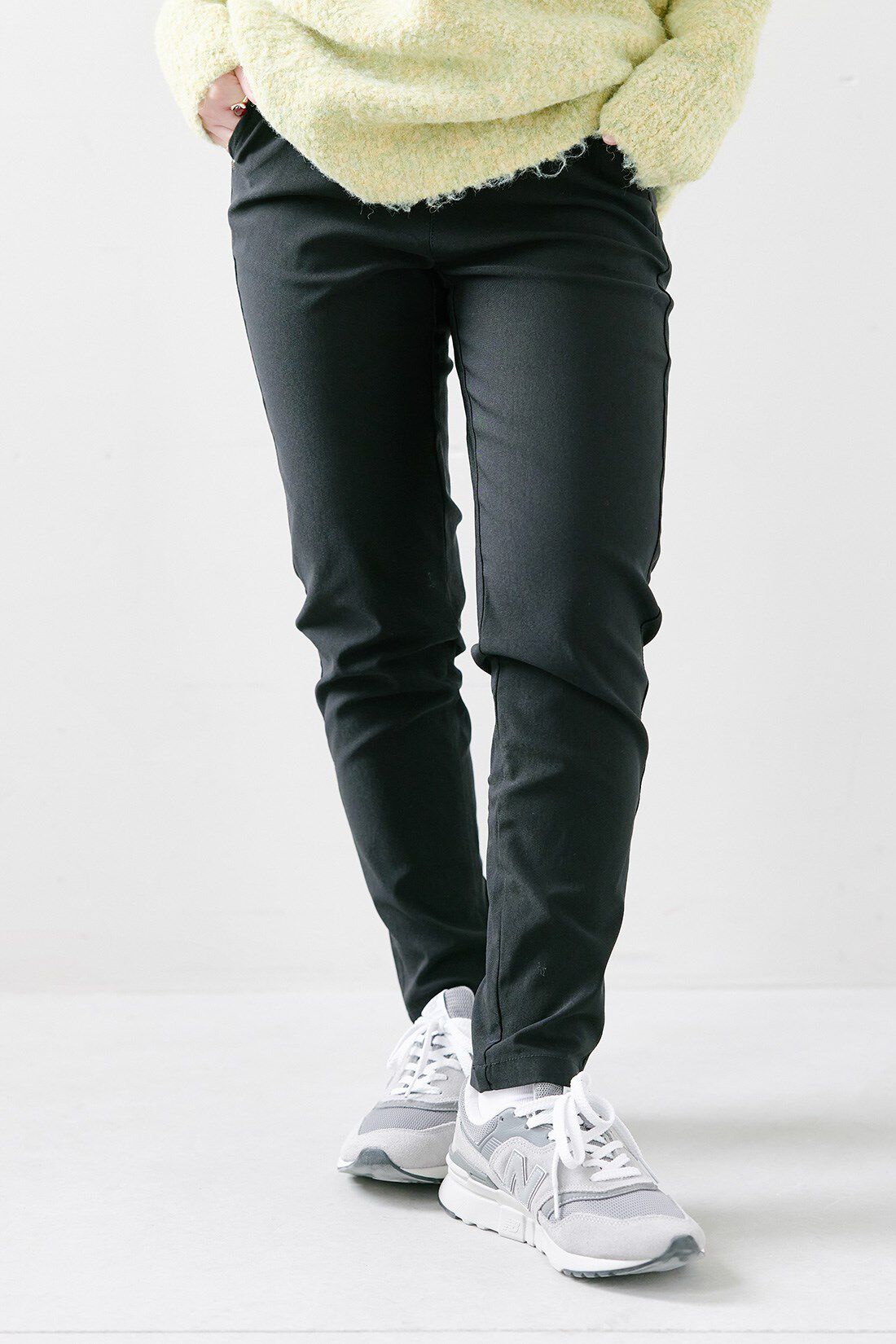 Live in  comfort|前後 プードルヤーン ウォッシャブル ニット カーディガン 黄色のコーディネート|【着用サイズ】パンツ：1（SP）