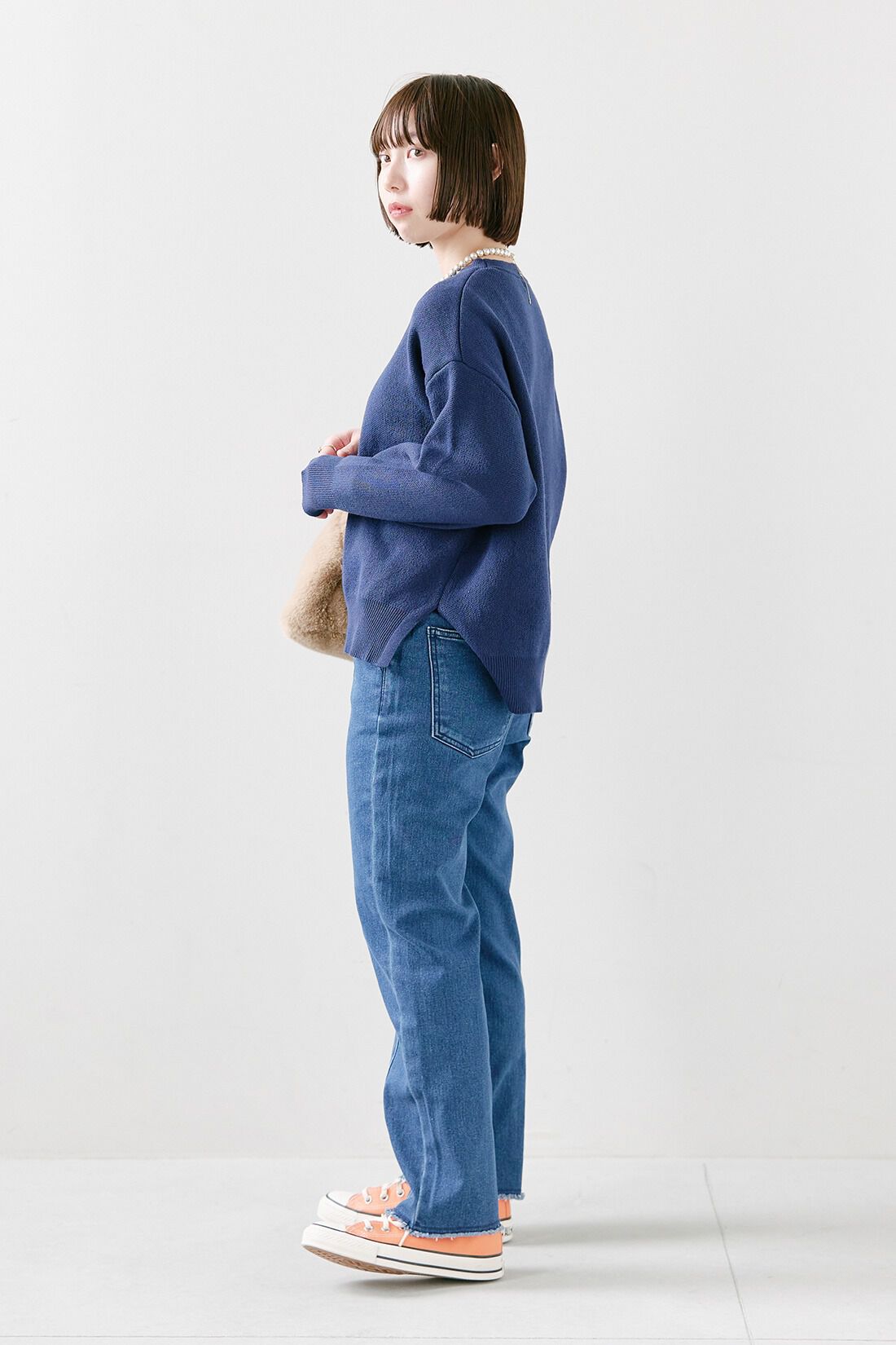 IEDIT［イディット］|裏微起毛 すっきり細見え ストレート デニムパンツ〈ブルー〉のコーディネート|【着用サイズ】トップス：SP　パンツ：SP