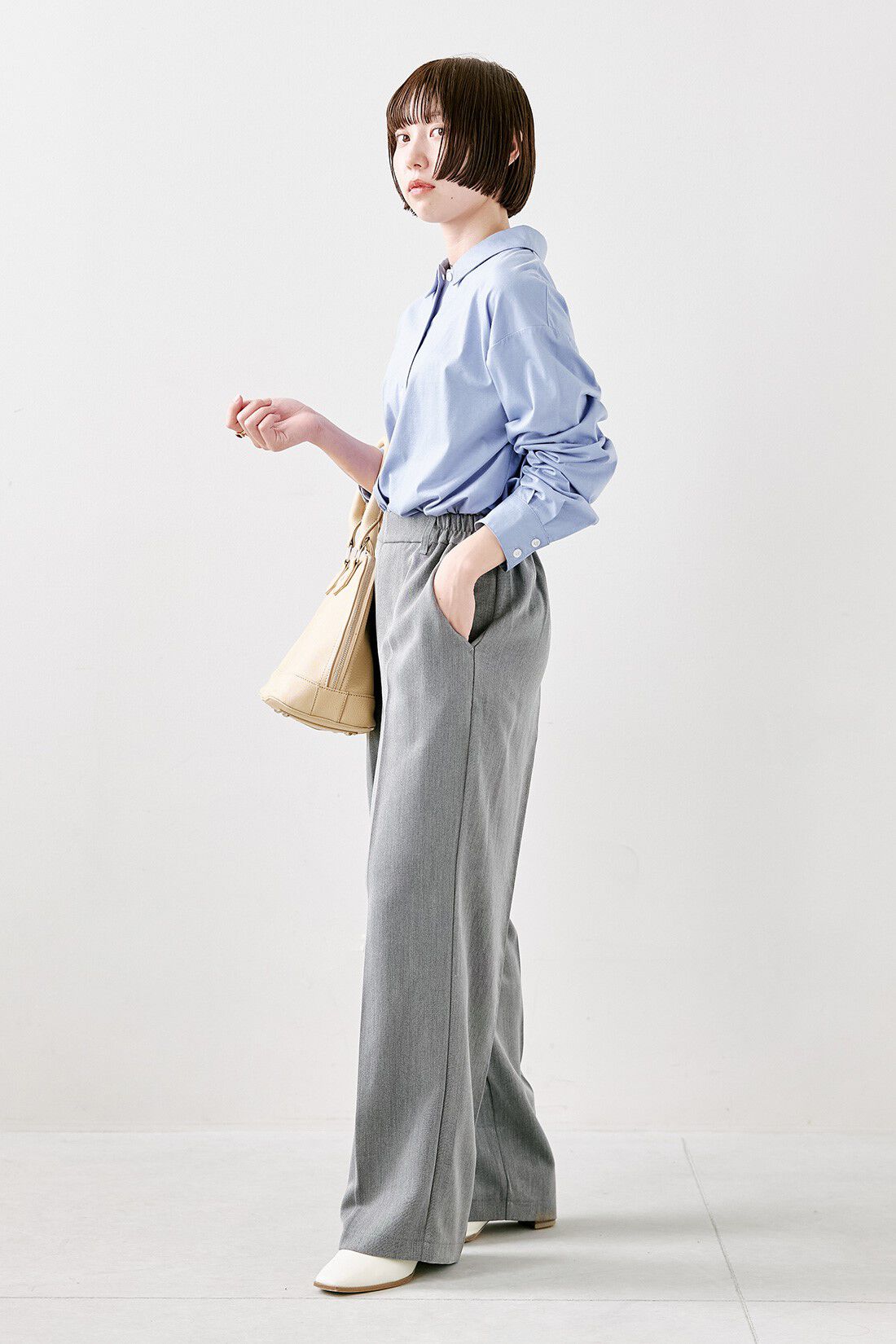 Live in  comfort|着心地らくちんな伸びるシャツ　リブインのコーディネート|【着用サイズ】パンツ：MP
