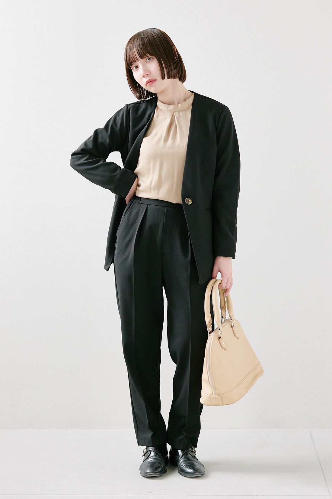 IEDIT|帯電防止加工 純黒素材 裏微起毛 バレエフィット（R） ジャケット〈ブラック〉のコーディネート|【着用サイズ】ジャケット：SP　トップス：S　パンツ：SP