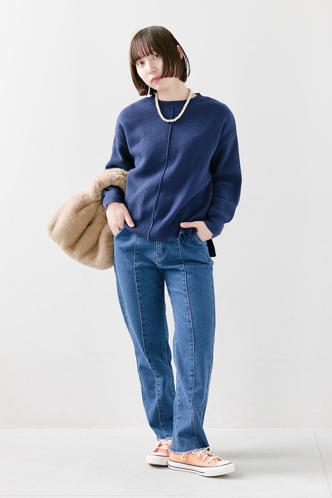 IEDIT［イディット］|裏微起毛 すっきり細見え ストレート デニムパンツ〈ブルー〉のコーディネート|【着用サイズ】トップス：SP　パンツ：SP