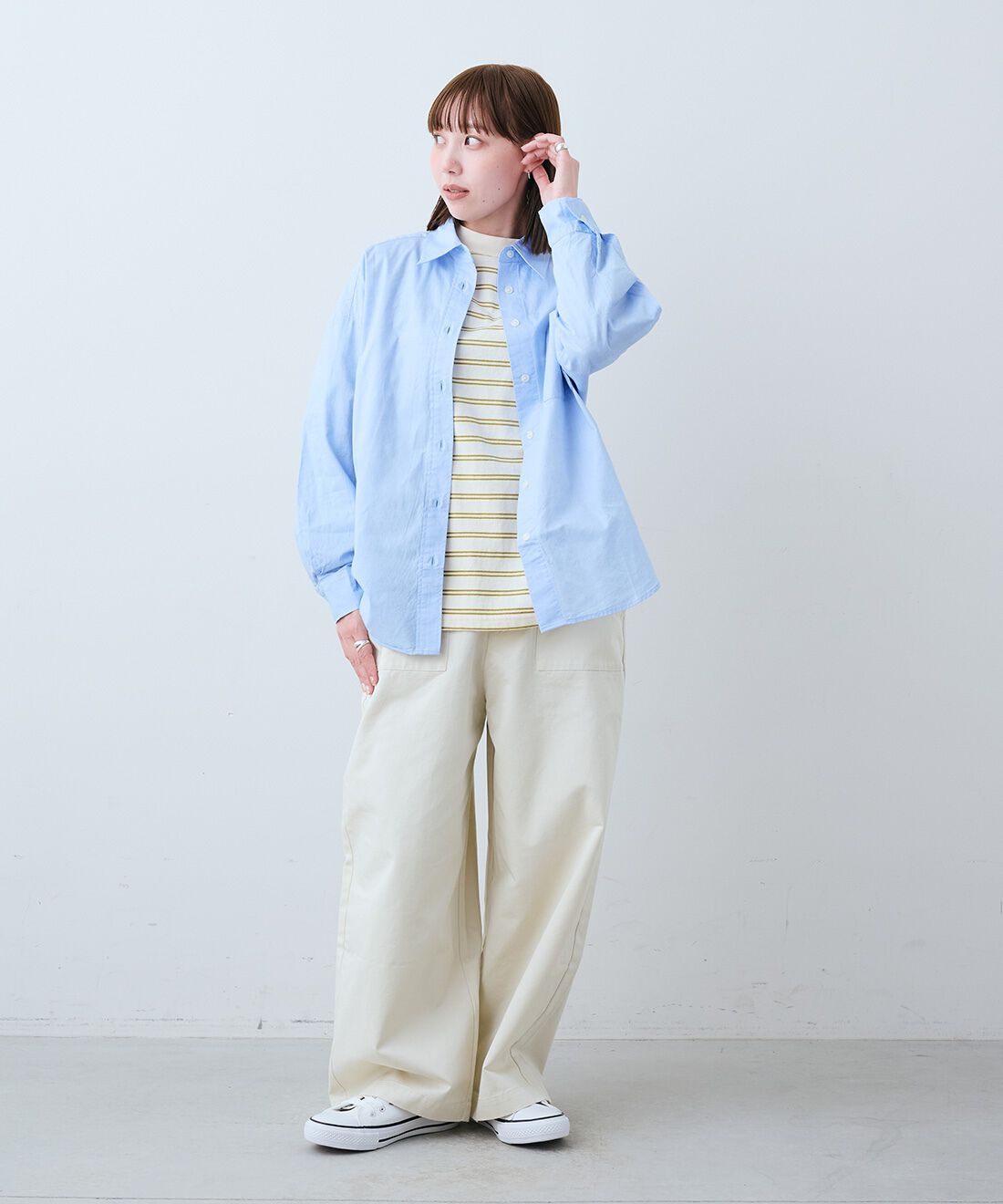 THREE FIFTY STANDARD［スリーフィフティースタンダード］|日本製の刺しゅうオックス シャツ〈ブルー〉とレトロなボーダーTシャツ　のコーディネート