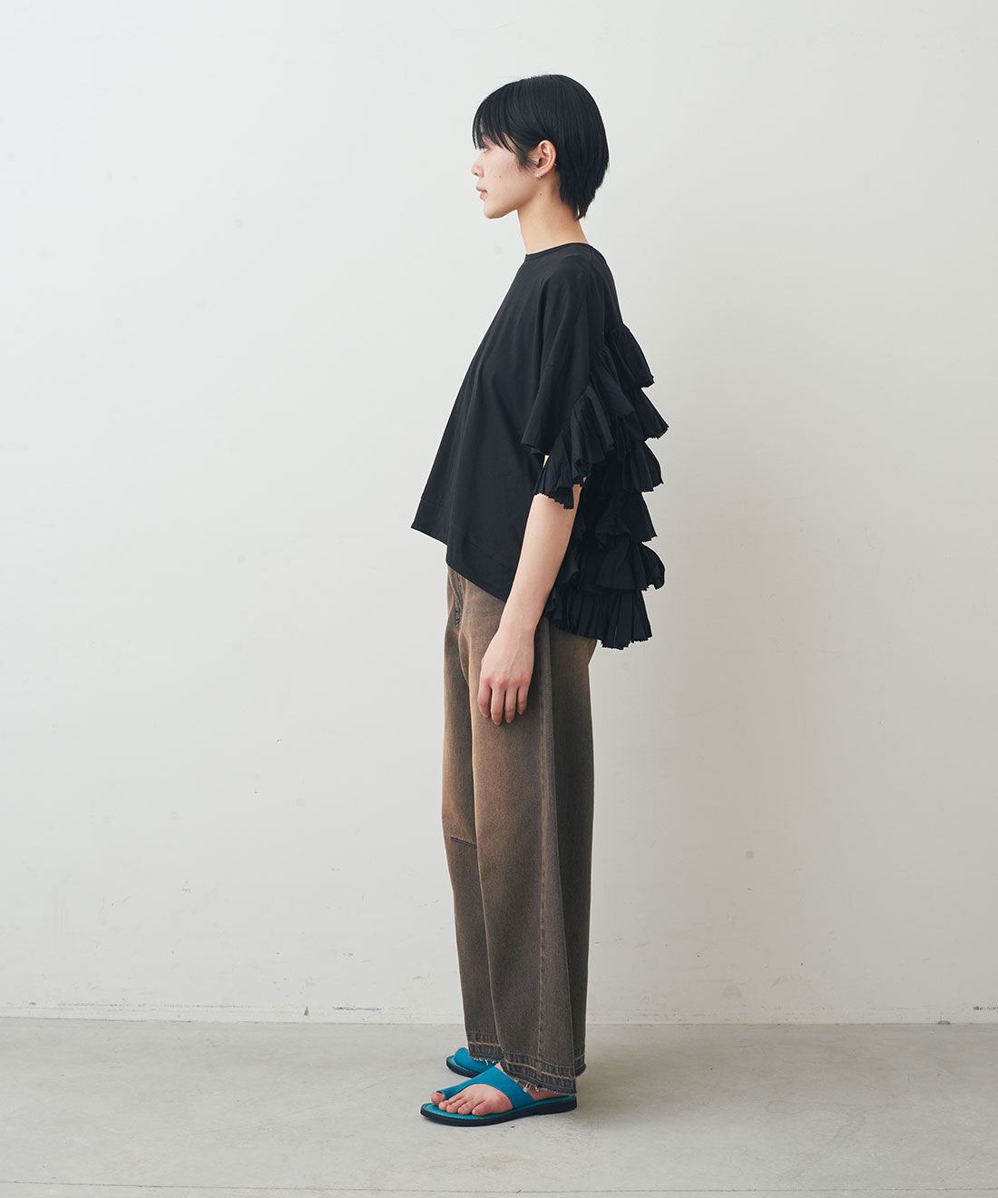 フェリシモファッションニュース|AAYUSHI バックティアードフリルデザイントップス　SFN0830【WEB LIMITED ITEMS】|モデル身長：163cm