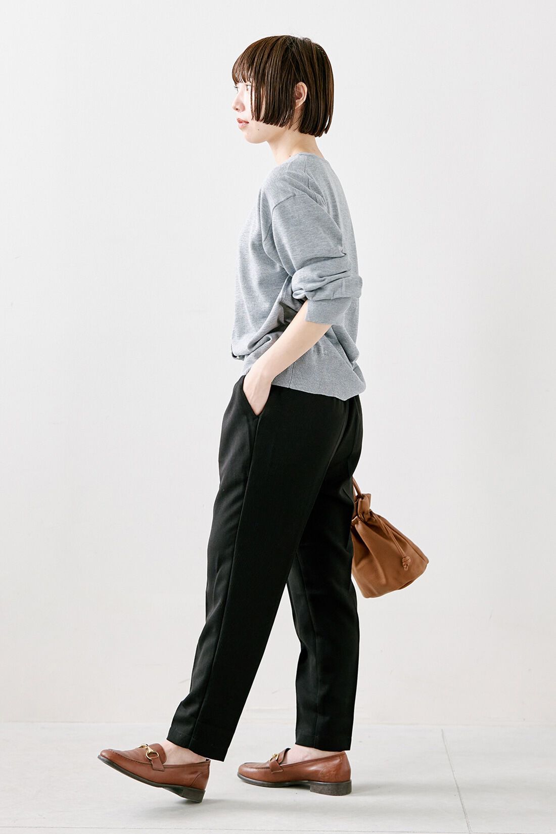 Live in  comfort|プチパール調 上品 華やぐ カーディガン〈グレー〉のコーディネート|【着用サイズ】トップス：S　パンツ：１（SP）