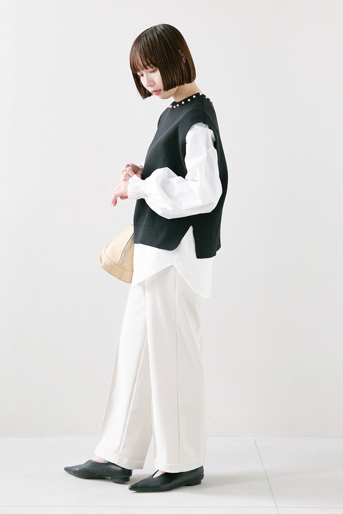 IEDIT|裏がとぅるすべ ほっと適温 きれい見え 撥水加工 UVカット パンツ〈オフホワイト〉のコーディネート|【着用サイズ】トップス：S　パンツ：SP