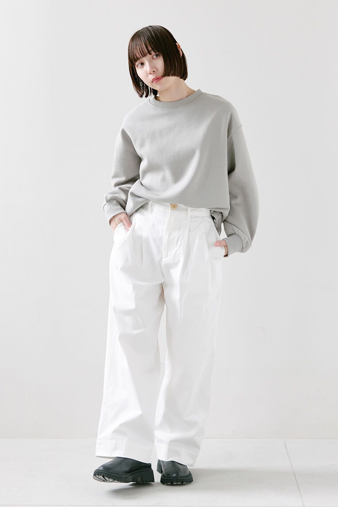 IEDIT|栞里ちゃん ニュアンスカラー ダウンベスト〈ブルーグレー〉のコーディネート|【着用サイズ】トップス：S　パンツ：SP