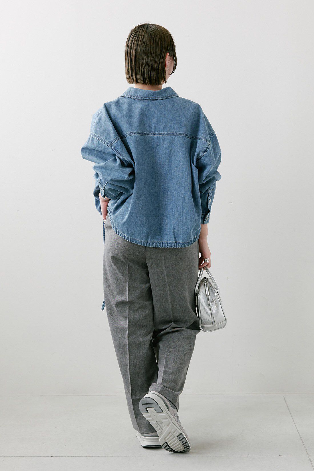 THREE FIFTY STANDARD|週７活躍 きれいだね パンツ ワイドストレート  グレーのコーディネート