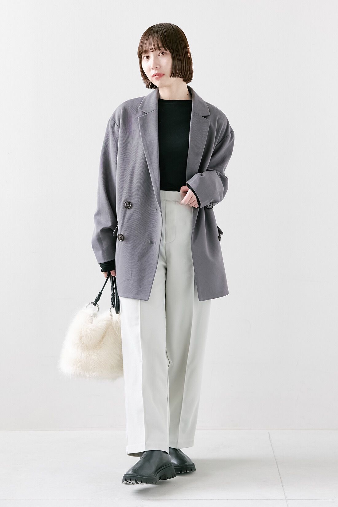 THREE FIFTY STANDARD|小森美穂子さんコラボ ゆるシルエット こなれ見え ジャケット〈チャコールグレー〉と裏がとぅるすべ ほっと適温 きれい見え 撥水加工 UVカット パンツ〈グリーン〉のコーディネート|【着用サイズ】ジャケット：S　トップス：M　パンツ：SP