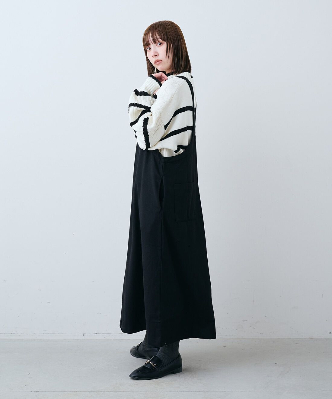 ケーブル編みボーダーの洗えるニットトップス〈ホワイト〉のコーディネート