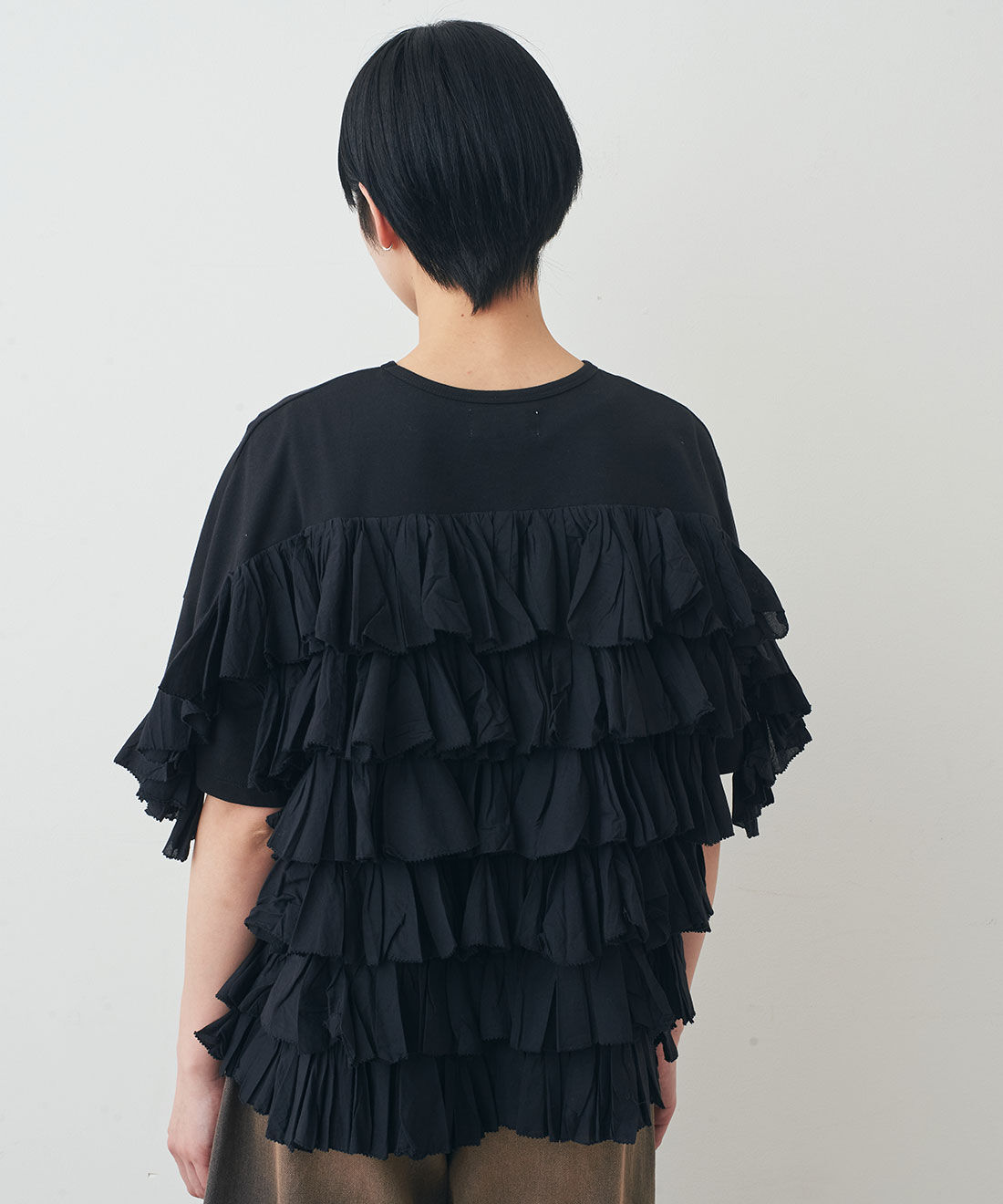 フェリシモファッションニュース|AAYUSHI バックティアードフリルデザイントップス　SFN0830【WEB LIMITED ITEMS】