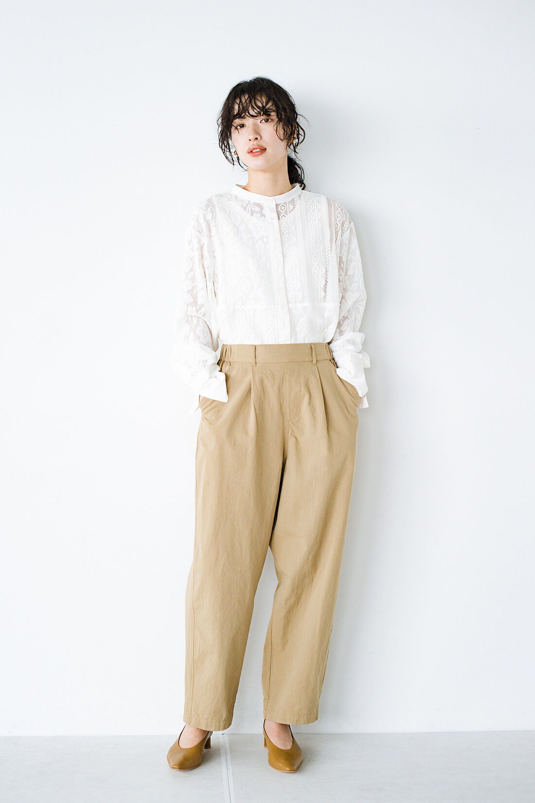 haco!［ハコ］|haco! 別注 refined works シルエットのかっこよさと楽ちんさに定評がある！ツイルテーパードパンツ