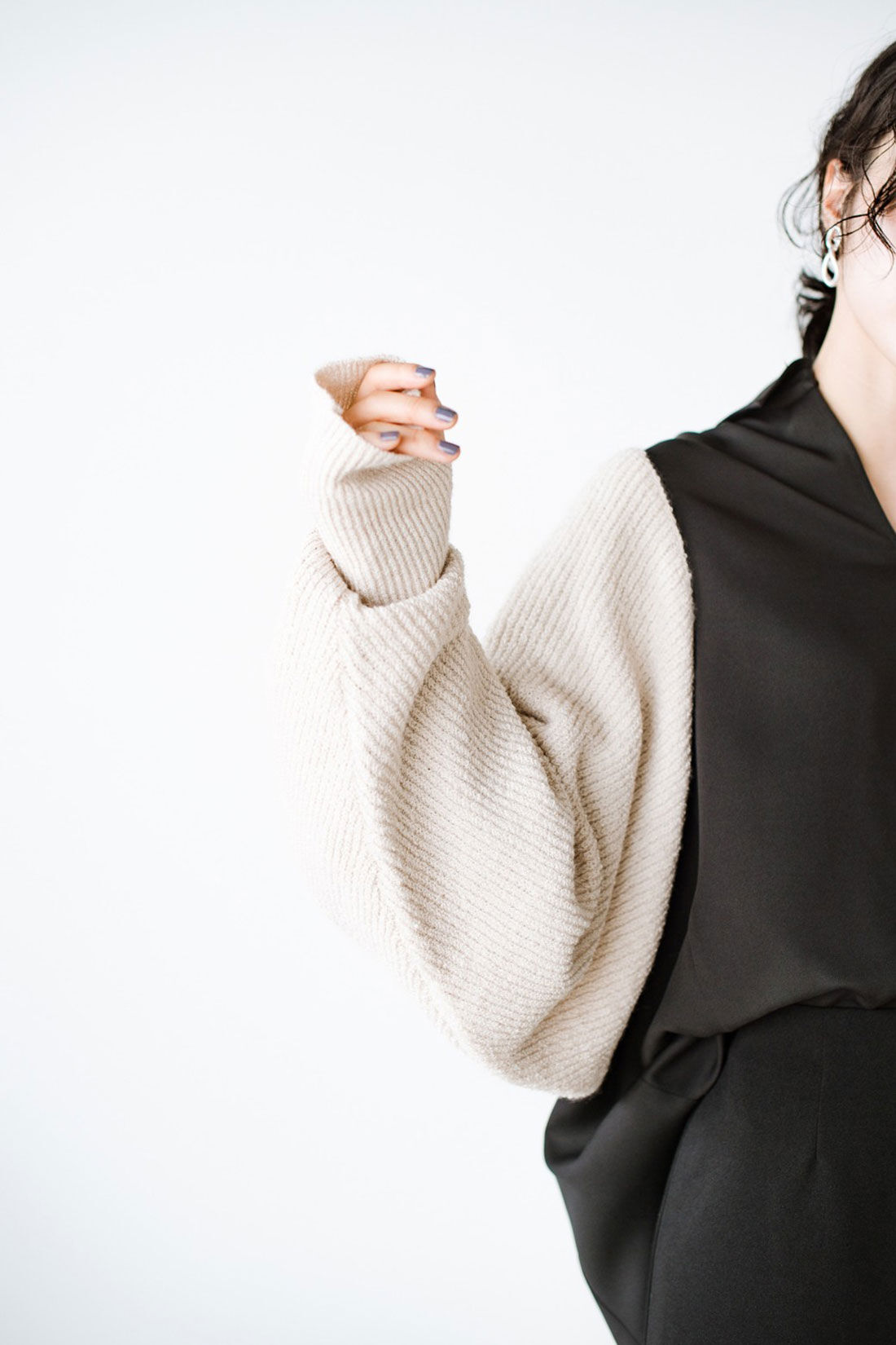 haco!［ハコ］|ｈａｃｏ！ 季節の変化を楽しむ「愛服」 シャツもブラウスもニットもやさしく包むアームボレロ