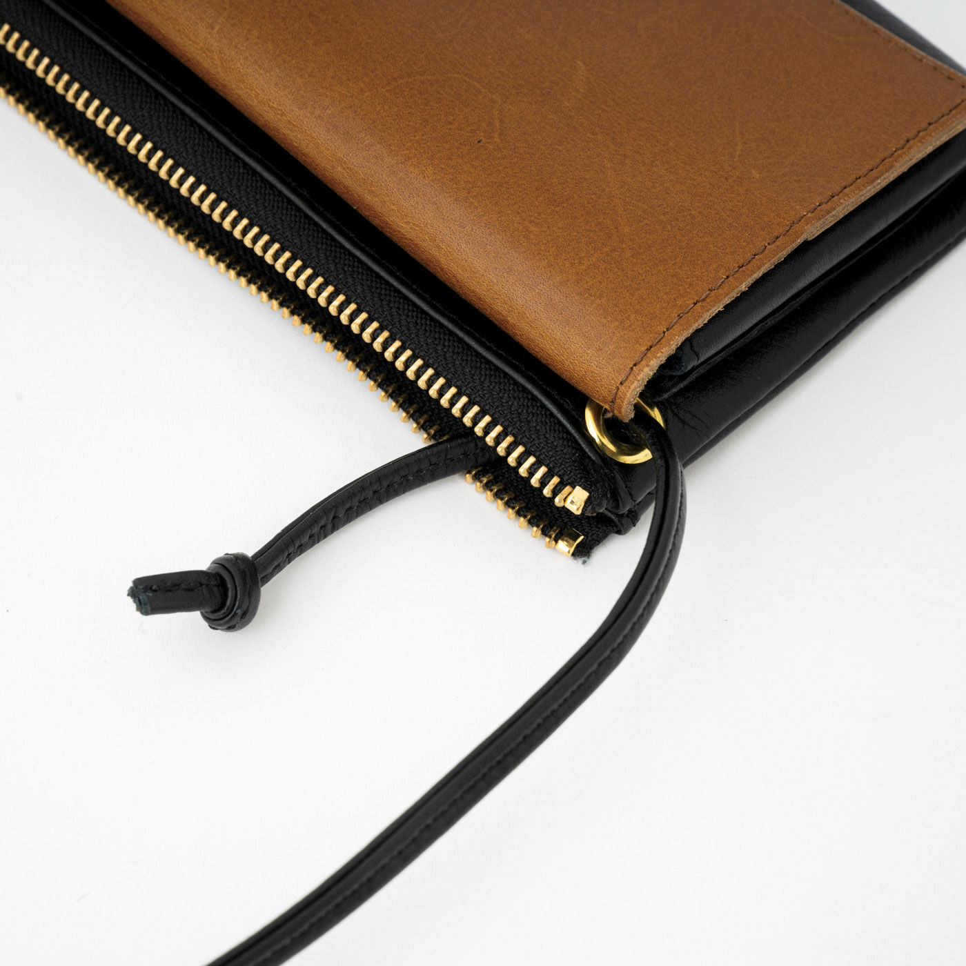 フェリシモギフトショップ|福岡の鞄作家が作った　職人本革の淑女のウォレット鞄〈キャメル・ブラック〉 [本革 財布：日本製]