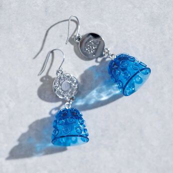 フェリシモギフトショップ | 正倉院展&times;ミュージアム部シルクロードから届いた瑠璃坏イヤアクセサリー