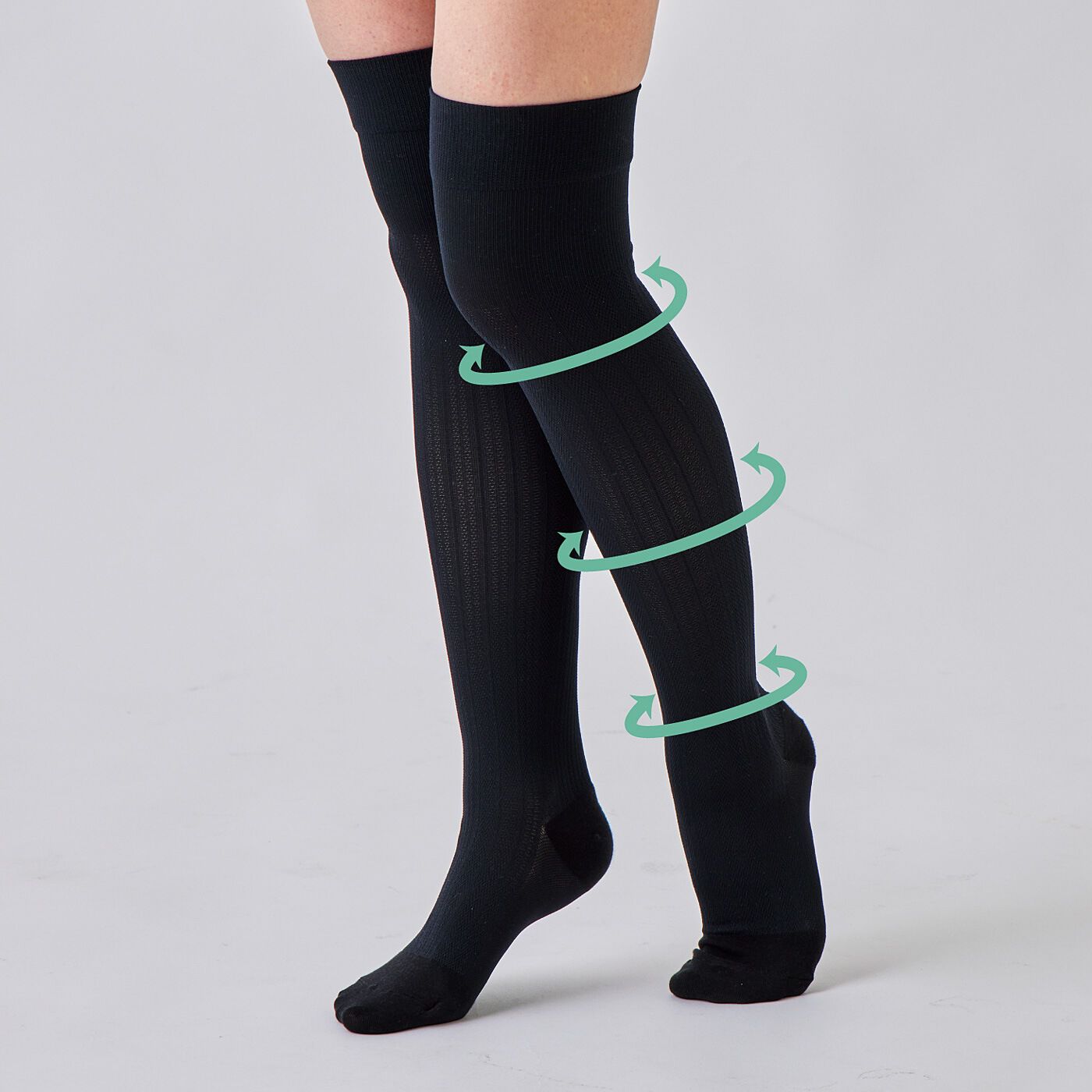 フェリシモギフトショップ|二のひざ肉まですっぽりカバー　着圧でスキッとニーハイソックス