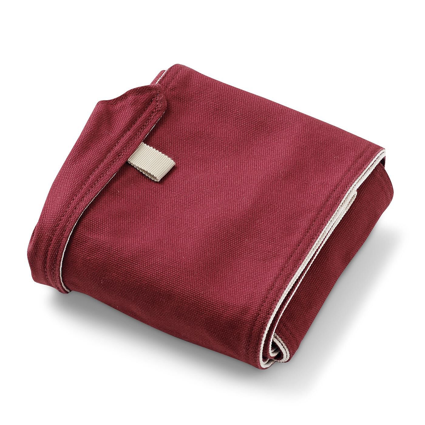 フェリシモギフトショップ|ベーシック抱っこひも　ボルドー&times;グレーボーダー|折りたたむと、わずか縦横約15cm。コンパクトサイズに。