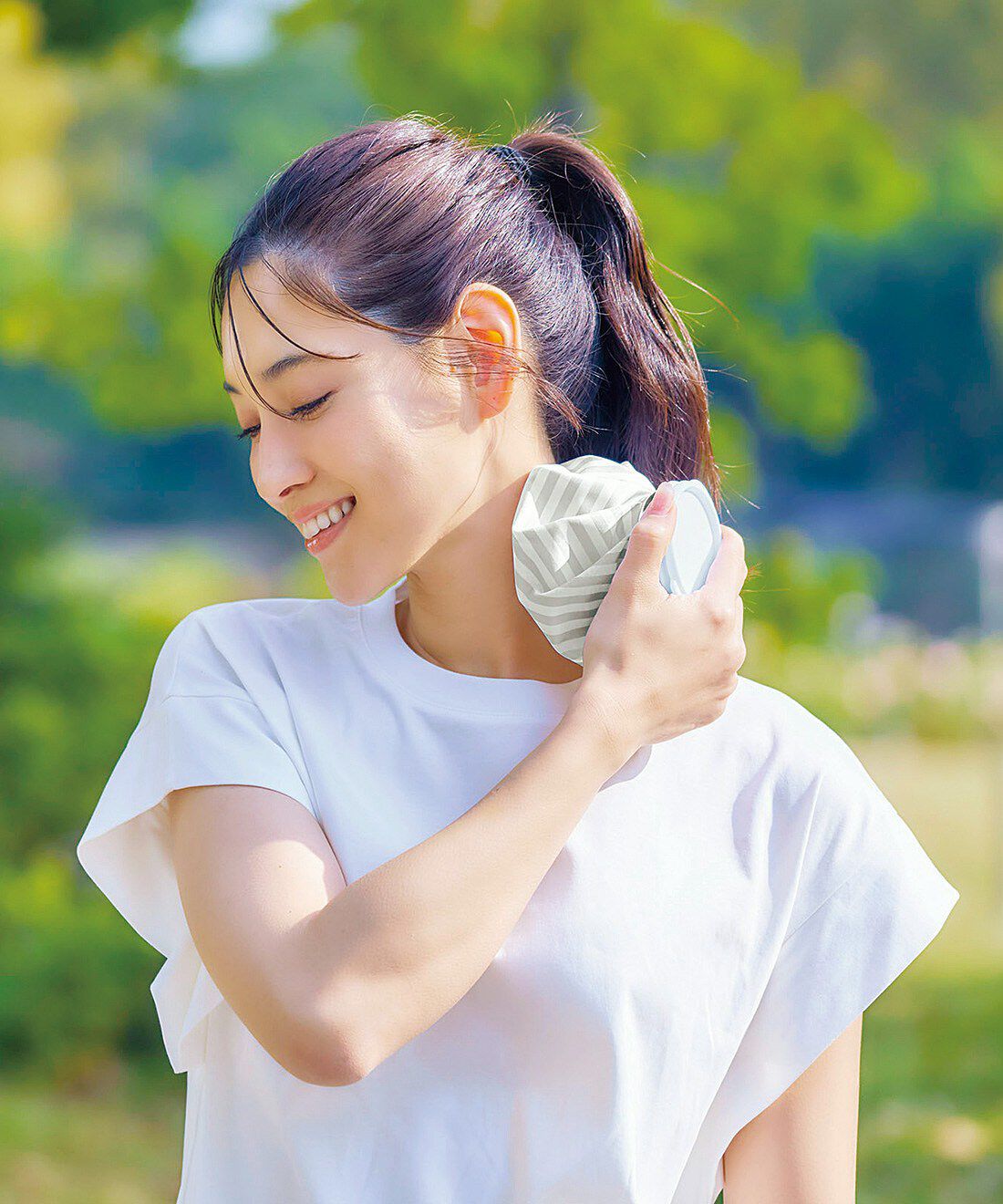 フェリシモギフトショップ|外出先でもひんやり続く　保冷ケース付き携帯氷のう