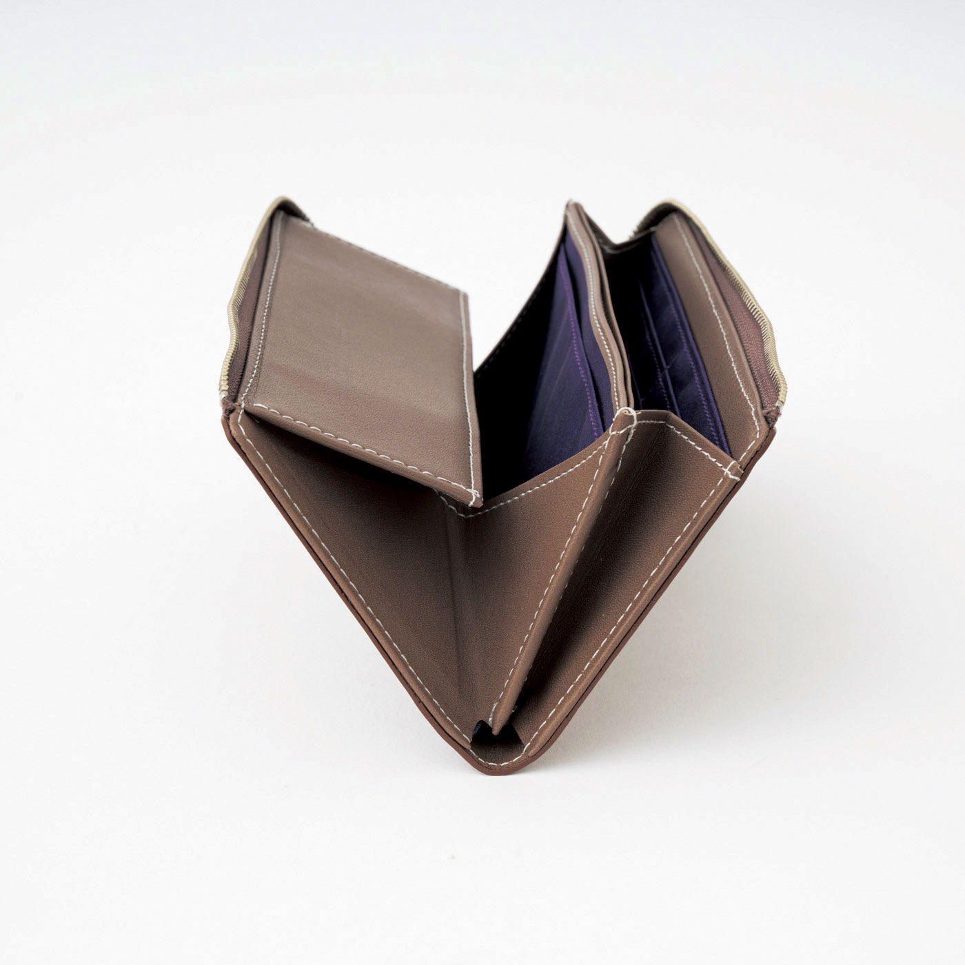 フェリシモギフトショップ|ヴィンテージショップオーナーと作った　職人本革のエターナルギャルソン財布〈グレージュ〉 [本革 財布：日本製]