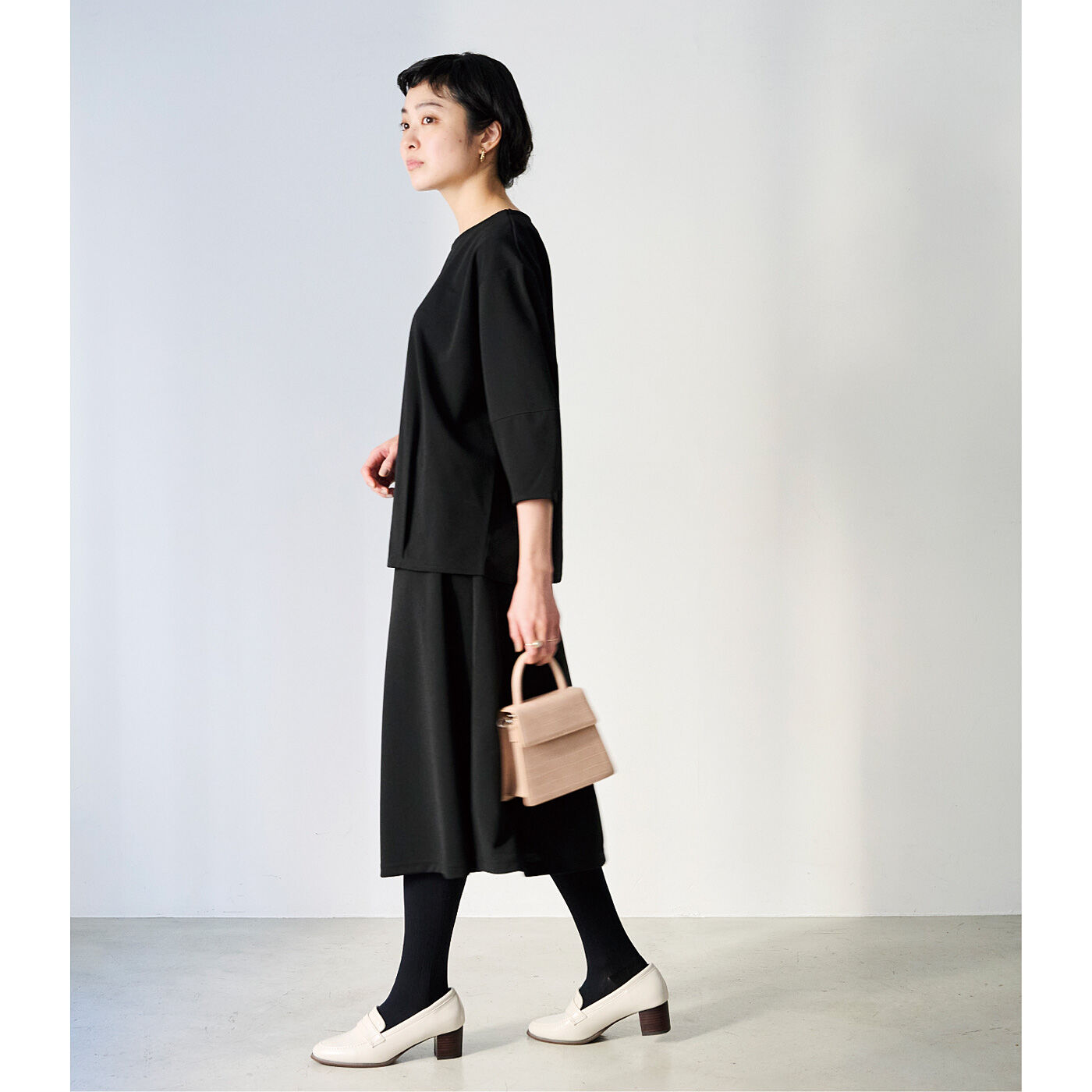 フェリシモギフトショップ|二のひざ肉まですっぽりカバー　着圧でスキッとニーハイソックス