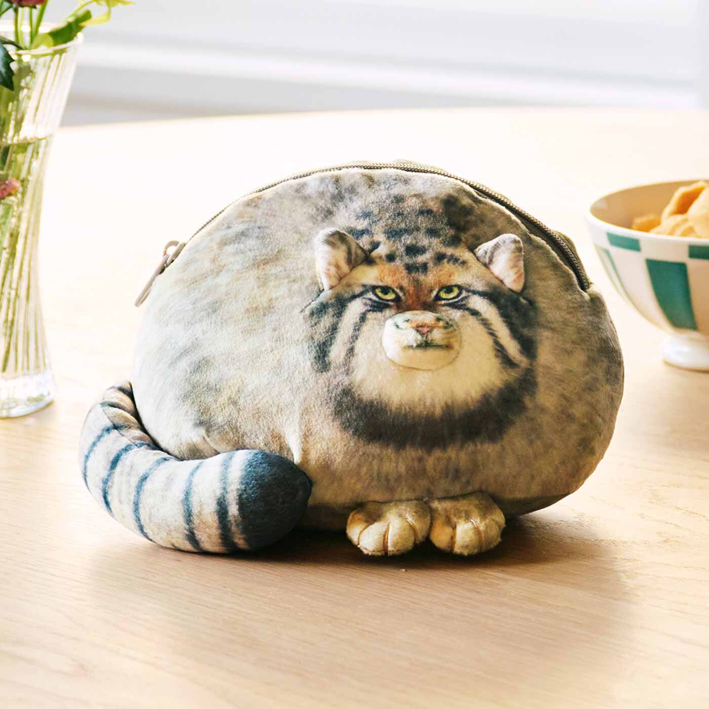 フェリシモギフトショップ|YOU＋MORE!　丸すぎる世界最古の猫 マヌルネコもっちり手乗りポーチ