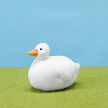 フェリシモギフトショップ | 真っ白アヒルのもっちりクッション