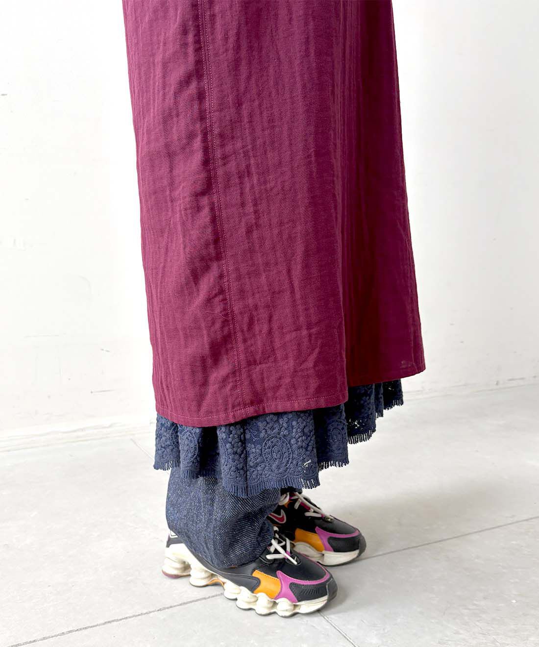 mensha!|まるでデニム！？デニガーゼパンツとチュールレースとガーゼのキャミワンピースのコーディネート