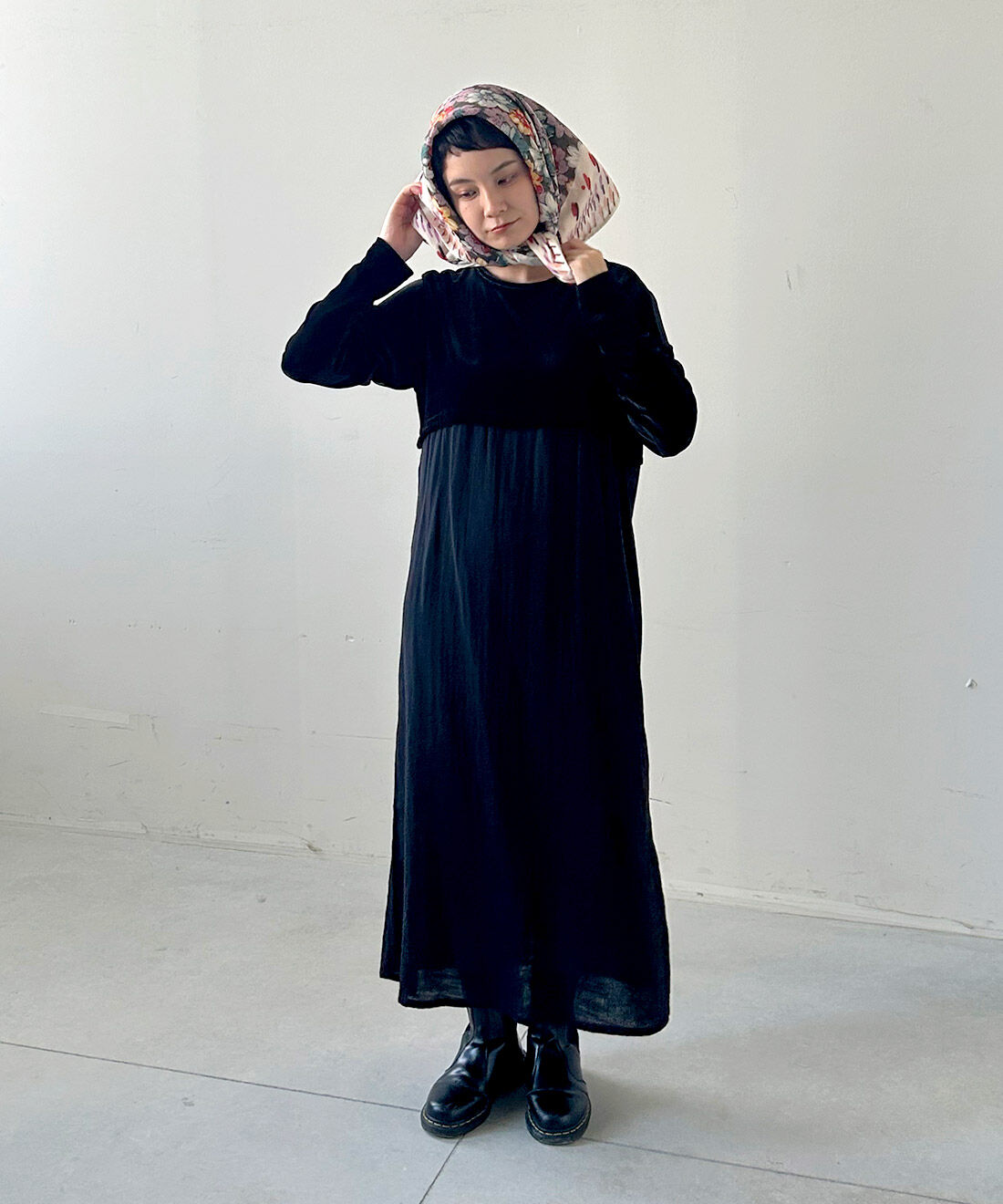 mensha!|ベロアとガーゼのドレスアップワンピースと[初回お試し209円OFF]大判ダブルガーゼスカーフのコーディネート