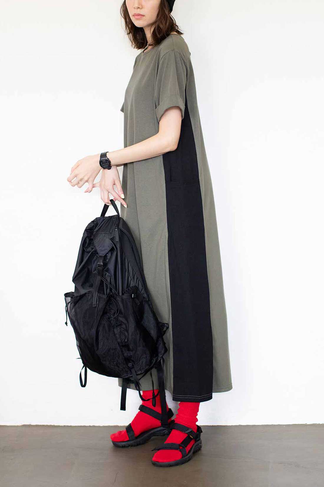 Live in  comfort|リブ イン コンフォート　らくちんにスッキリ見せ！ 汗じみ軽減加工の2-WAYカットソーワンピース〈カーキ〉