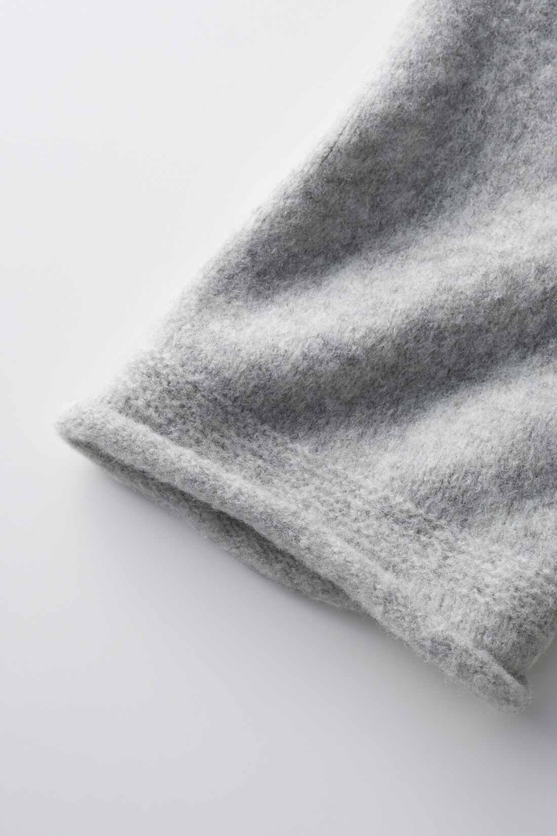 Live in comfort［リブインコンフォート］|リブ イン コンフォート もっちりやさしい着心地の軽くてあたたかなロングカーディガン|肉厚で軽く、やさしい暖かさのウール混素材。くるんとした袖口もかわいい。