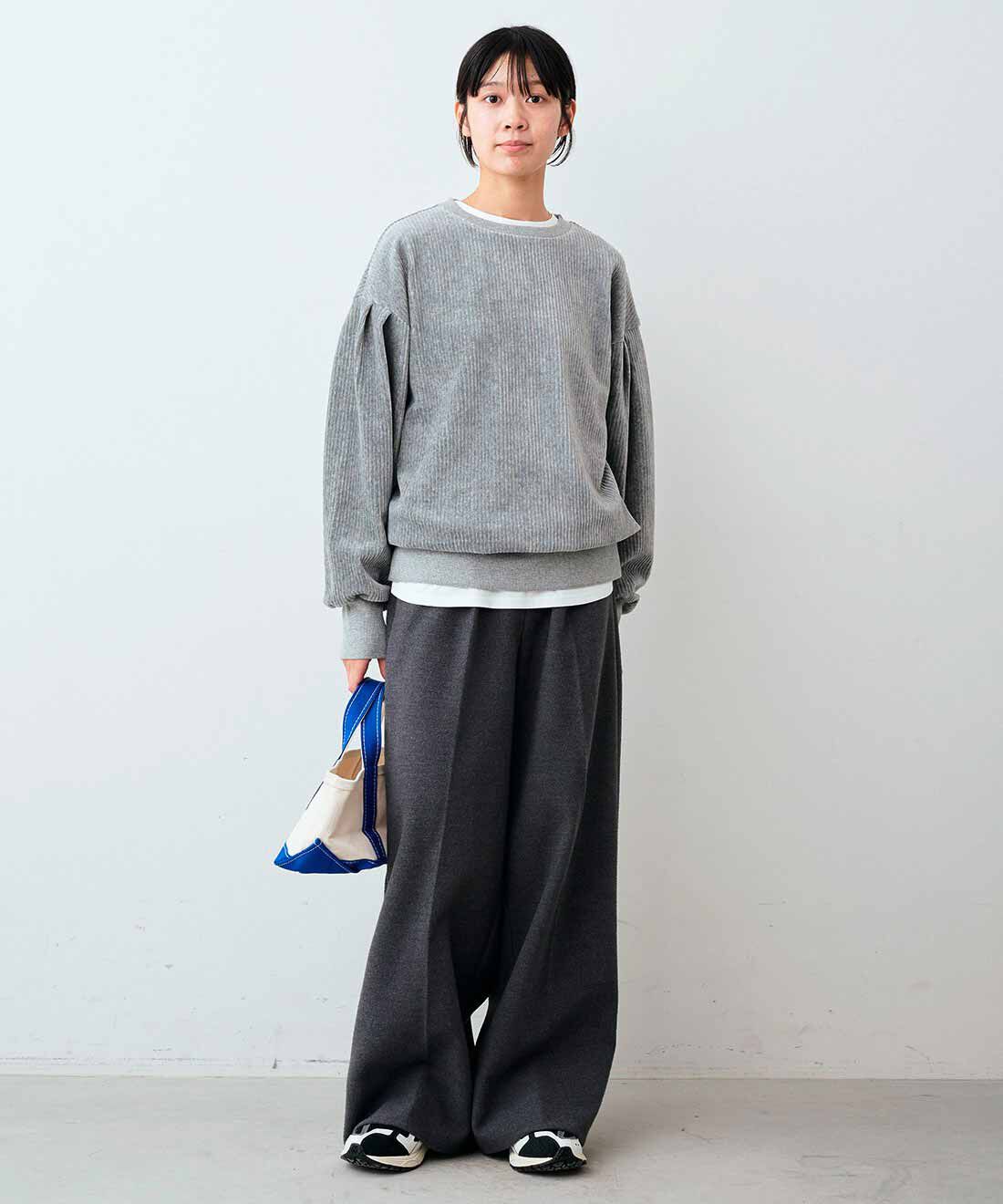 Live in  comfort|リブ イン コンフォート リブ遣いでバランス自在 伸びやかであたたかなカットソーコーデュロイトップスの会|モデル身長：163cm　着用サイズ：M