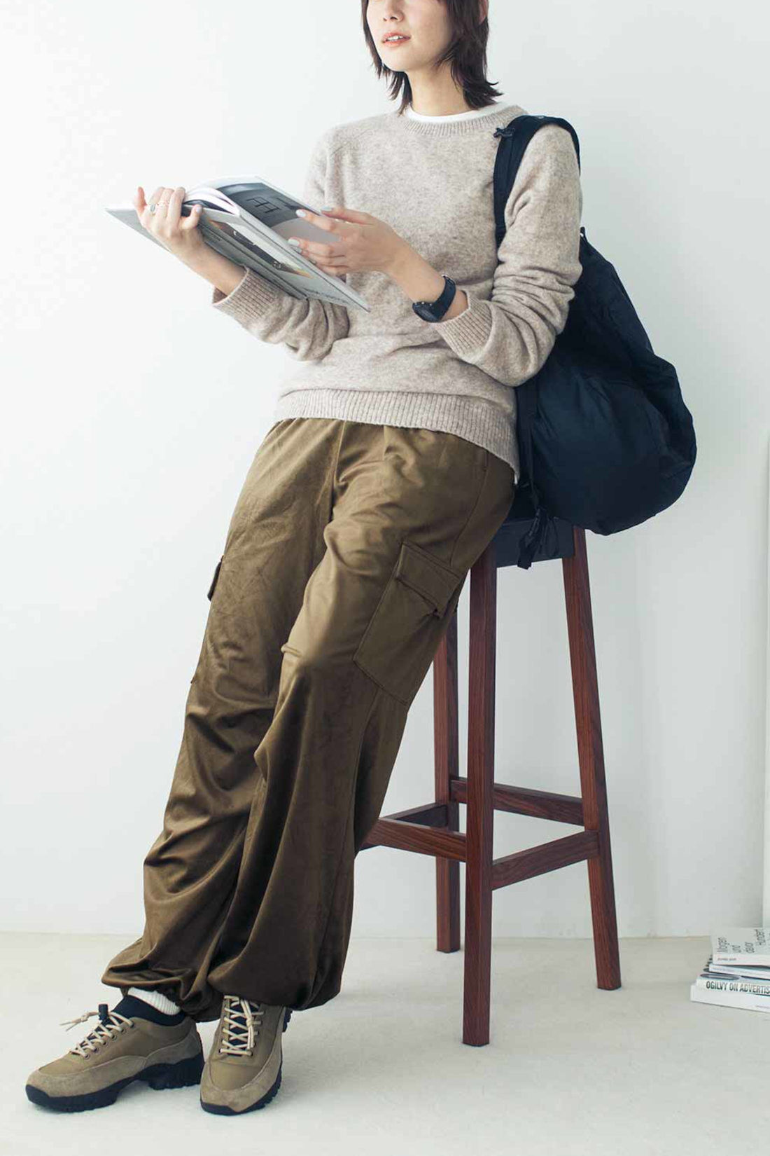 Live in comfort［リブインコンフォート］|リブ イン コンフォート　はき心地やわらか 上品艶ベロアのパラシュートパンツ〈モカ〉