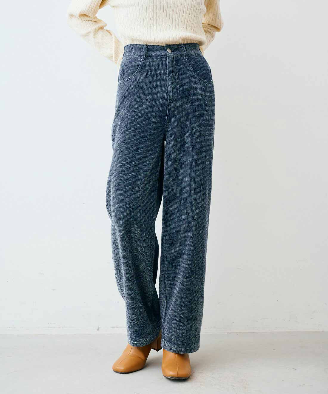 Live in comfort［リブインコンフォート］|リブ イン コンフォート 両面起毛で着心地やわらか はくだけで様になるシェニールデニムパンツ〈インディゴ〉|モデル身長：163cm　着用サイズ：MT