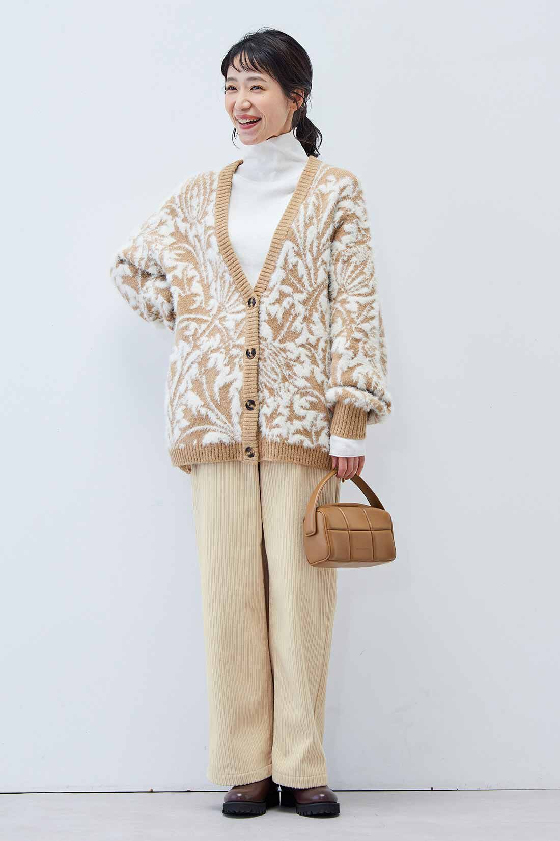 Live in  comfort|リブ イン コンフォート 軽やかなはき心地でキレイ見え！ ぬくぬくしあわせな裏ボアライトコーデュロイパンツ