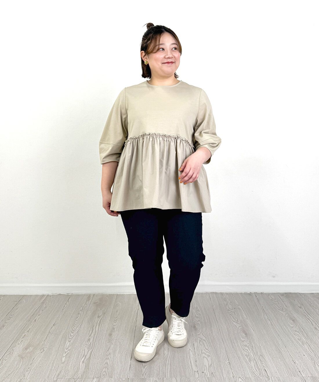 Live in  comfort|接触冷感 吸汗速乾 スリム ストレート らくちん デニム パンツ インディゴのコーディネート