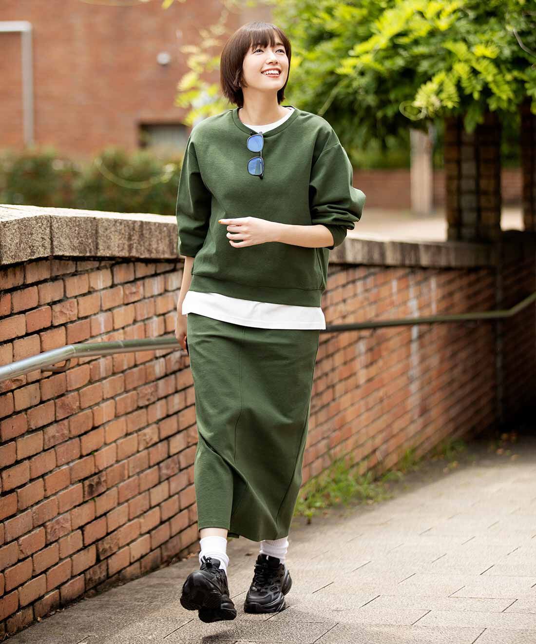 Live in  comfort|リブ イン コンフォート くぼっち★とコラボ ハリ感＆伸びる素材できれい見えする カットソーセットアップ