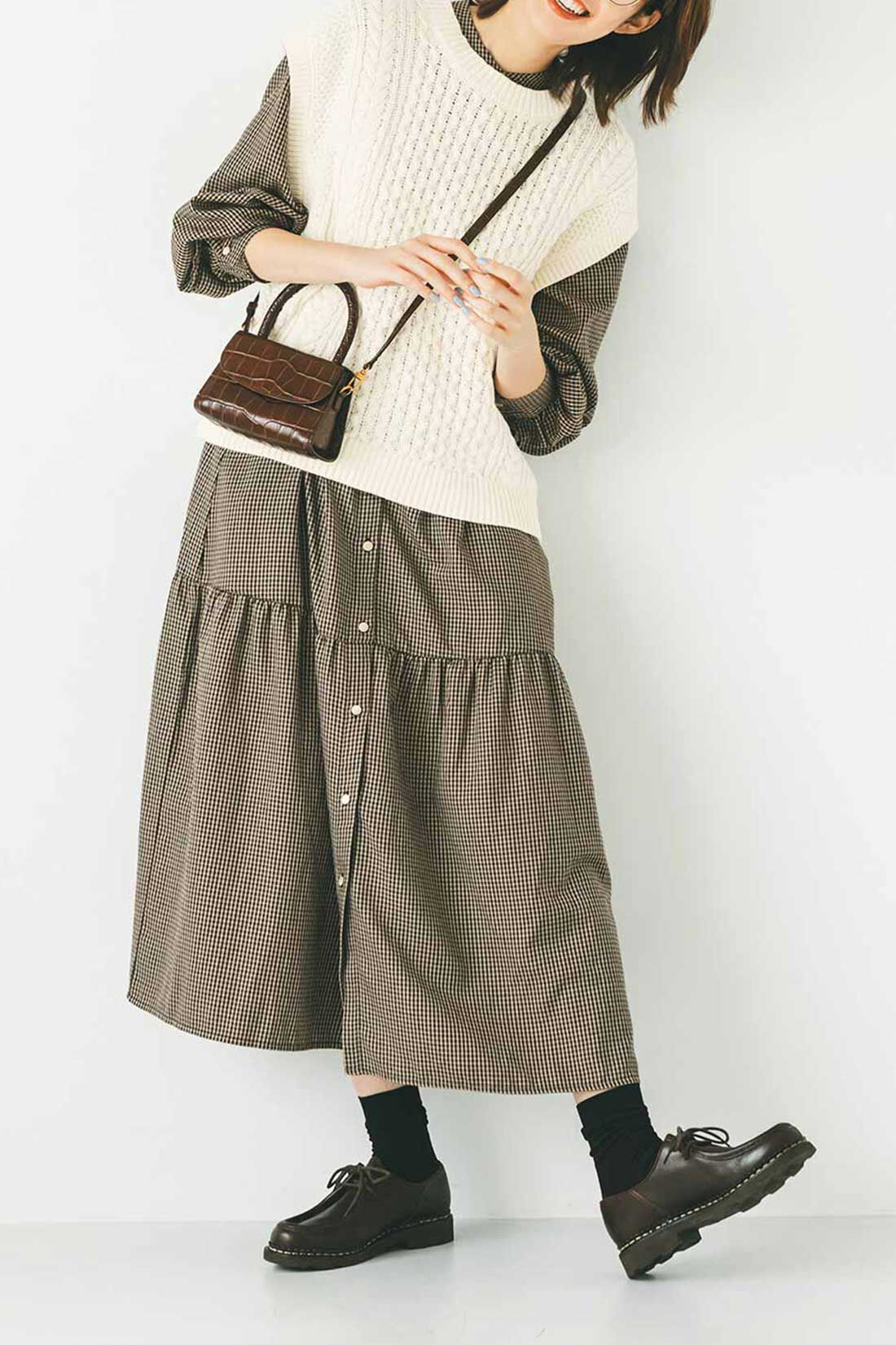 Live in comfort［リブインコンフォート］|リブ イン コンフォート 人気スタイリスト 石上美津江さんとつくった カットソートップスとニットベストのセット〈ホワイト＆アイボリー〉|ベストのみ着用