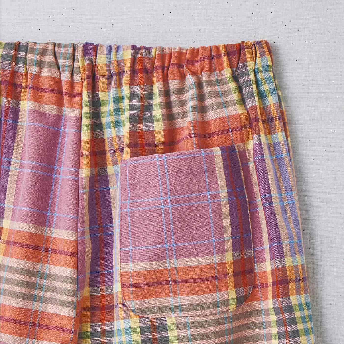 flufeel|残り物には福がある　七色の糸で織り上げた　ハッピー気分なルームウェアの会|パンツウエストは総ゴムでらくちん。後ろポケットで前後の目印にも。