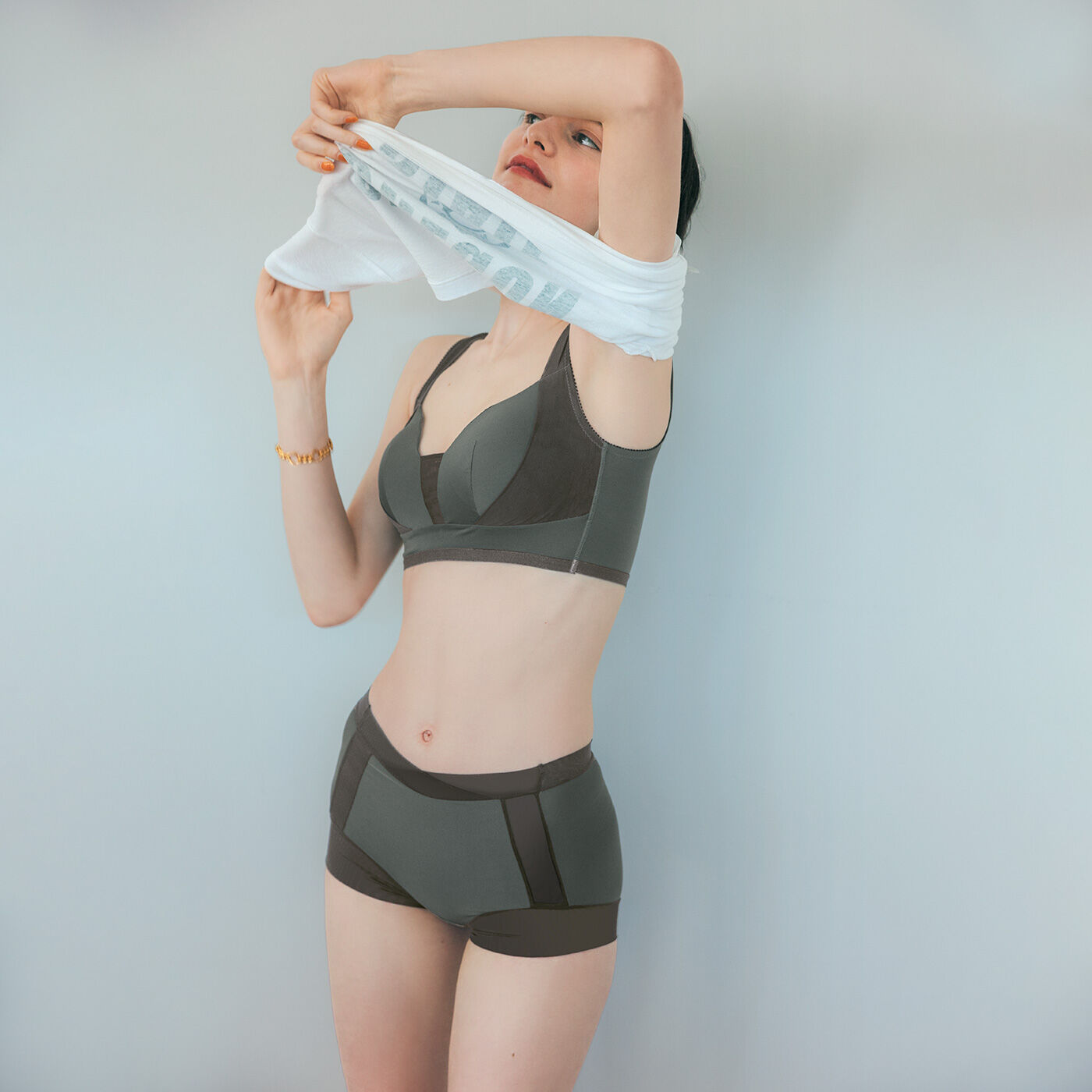 flufeel［フラフィール］|着けるだけ引き締め印象 配色で魅せる 美ハンサムブラ＆ショーツの会