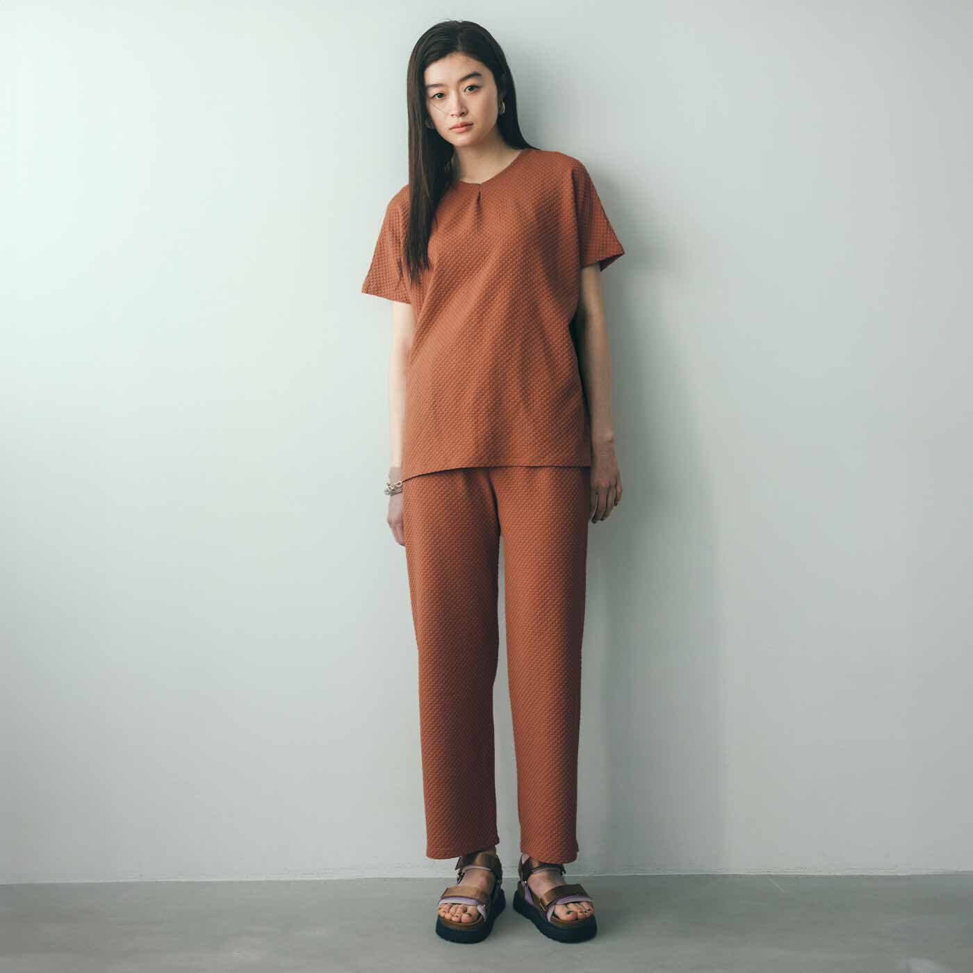 flufeel［フラフィール］|着るだけ背筋ピン！ さらっとした肌心地のヨガ気分 カップ付きセットアップの会