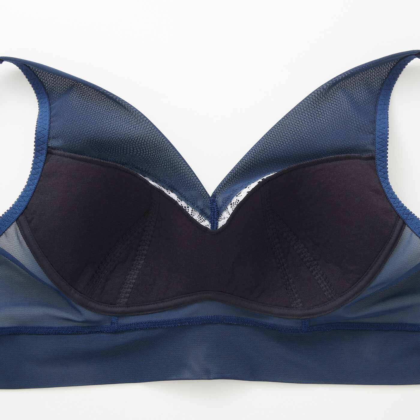 flufeel［フラフィール］|カバー力と軽さを両立 ピタッと包んで整う 秘めたレースで魅せるインポート風ブラの会|ノンワイヤーながらも安定感のある着け心地。