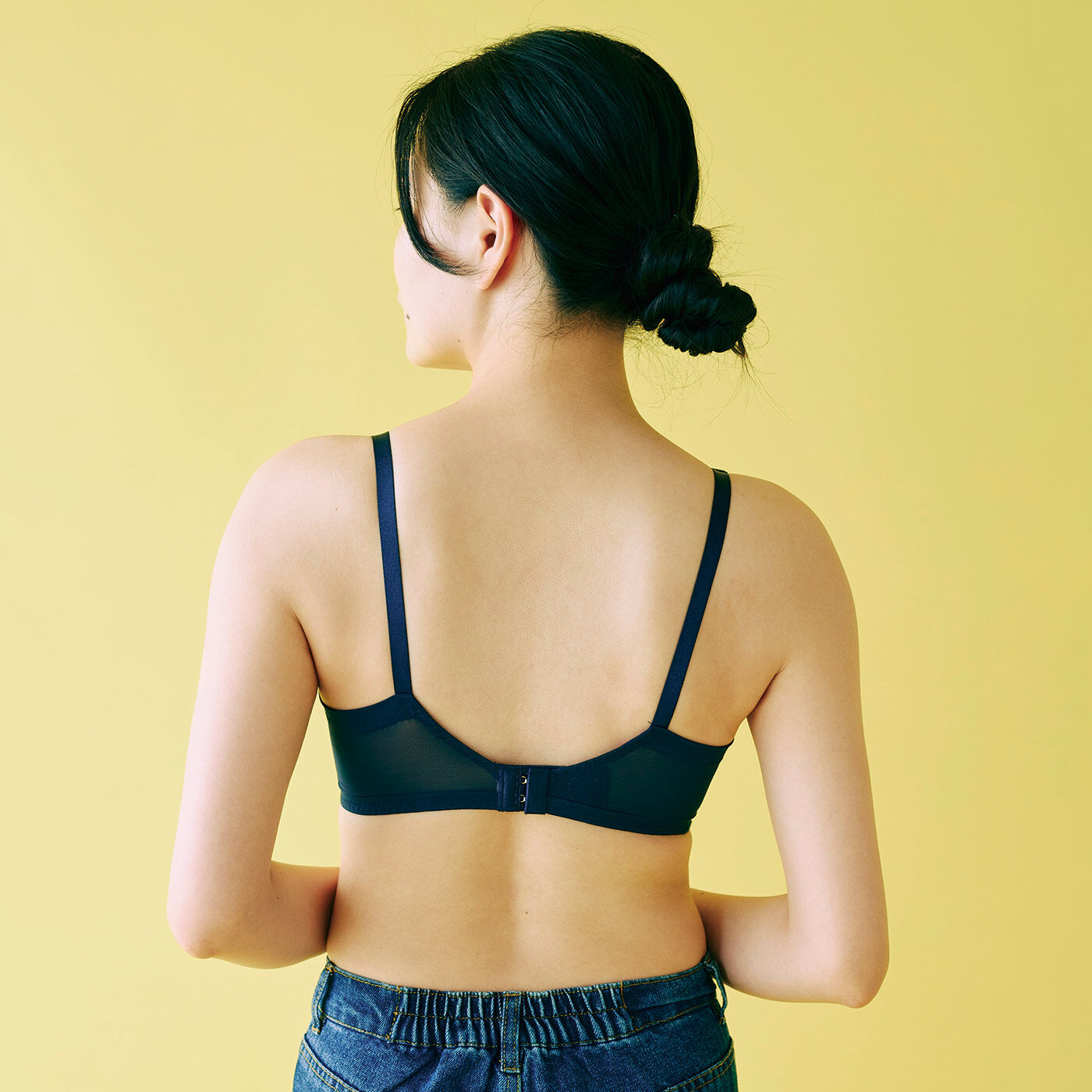 flufeel［フラフィール］|秘密の構造でバストの変化に付いてくる！　驚く軽さで365日寄り添うサイズ選び解放ブラ|BACK