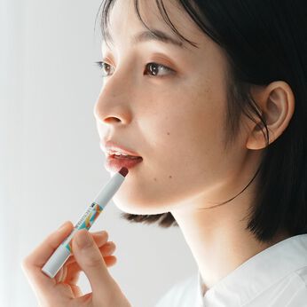 フェリシモの雑貨 Kraso | つやっと肌になじむ発色ティントルージュプラムローズ