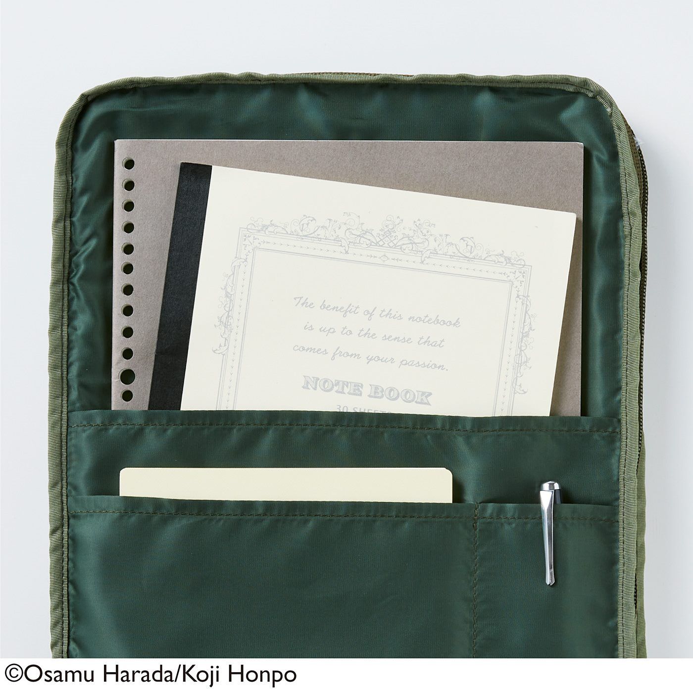 フェリシモの雑貨 Kraso|USEDo&times;OSAMU GOODS　トラッドなタータンチェックのＡ４ファイルポーチ|内側は大中小のポケットで仕分けて整理整とん。