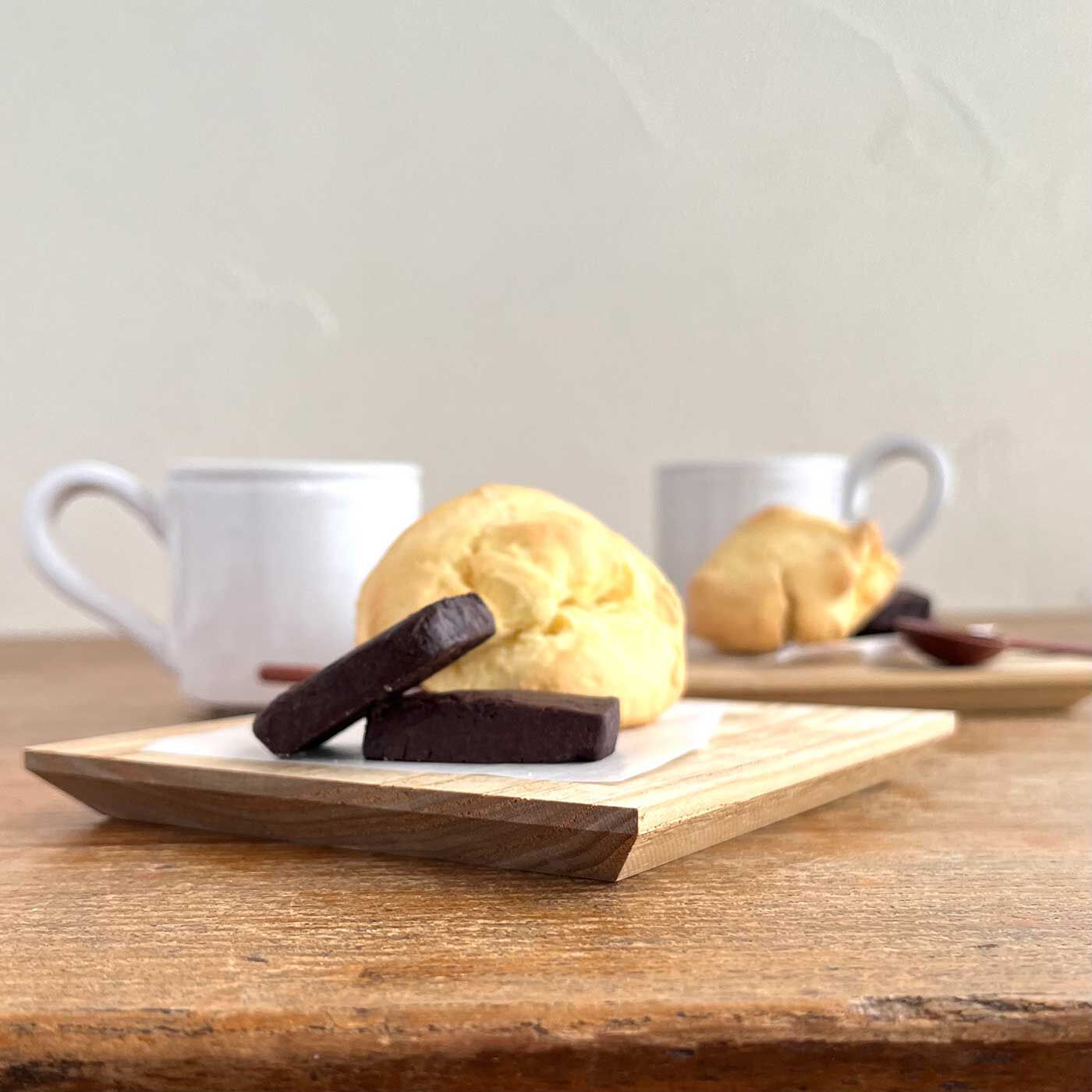 フェリシモの雑貨 Kraso|【キハダプロジェクト】奈良産キハダトレイの会|横から見るとこんな感じ。洗練された印象。かっこいいのです。