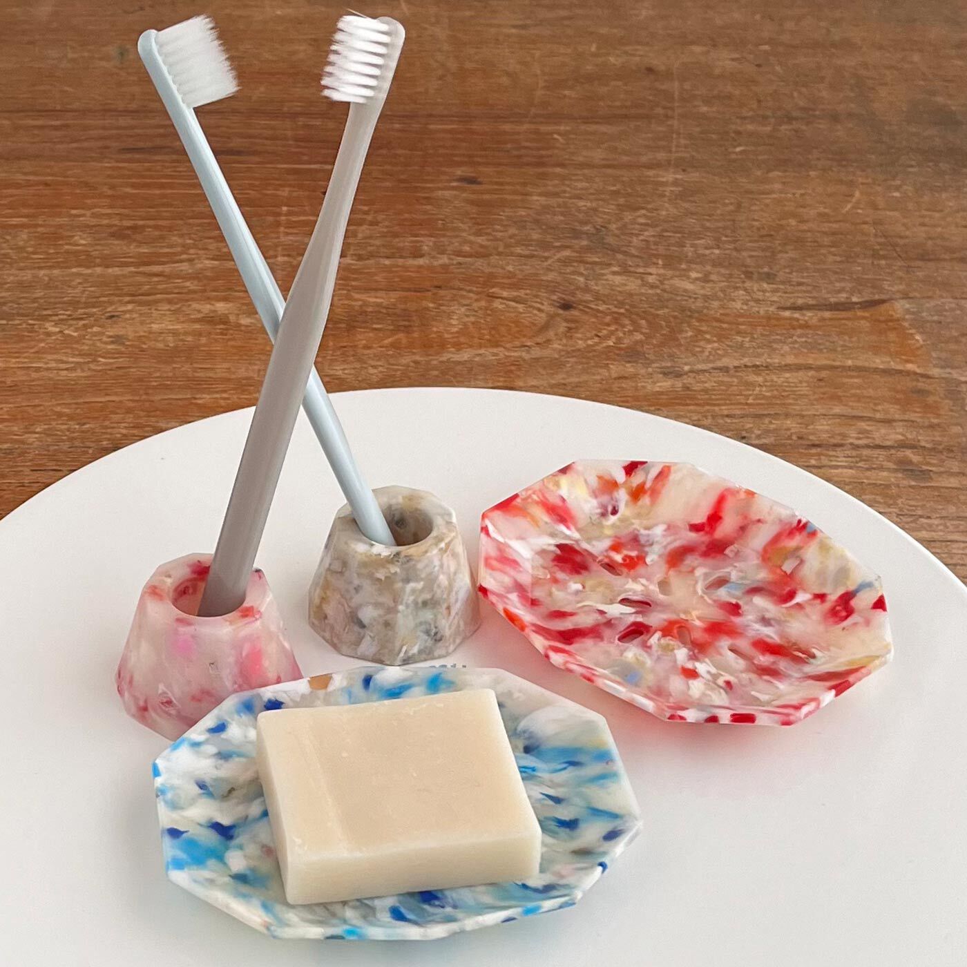 フェリシモの雑貨 Kraso|【ｂｕｏｙ・ブイ】海洋プラスティックゴミから生まれた せっけんトレイの会